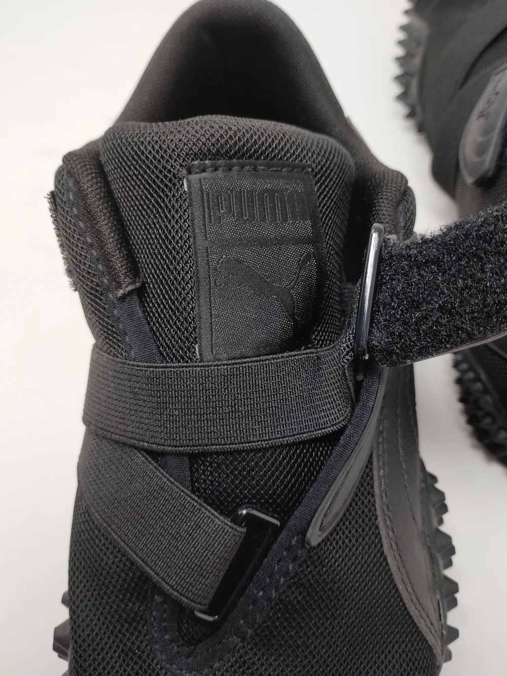Puma Mostro OG Black Silver Mesh Touch Strap Sneakers Size 8.5 Women